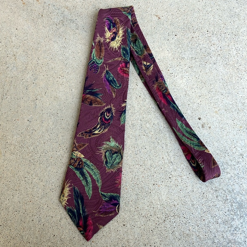 VTG Churchill Collection Silk Feather Print Tie